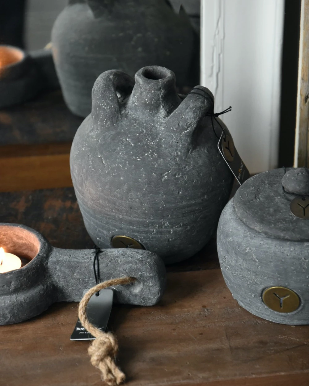 Aardewerk Kruikje Met Twee Oren En Smalle Tuit, Brynxz 8 Aardewerk Kruikje Met Twee Oren En Smalle Tuit, Brynxz - Afbeelding 6