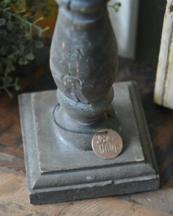 Kandelaar Vergrijst Met Vierkante Voet -Bekend Decoratie Winkel be uniq kandelaar vergrijst met vierkante voet 7