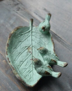 Blad Met 3 Vogeltjes Als Schaaltje In Antiek Turkoois 13 Blad Met 3 Vogeltjes Als Schaaltje In Antiek Turkoois -Bekend Decoratie Winkel blad met 3 vogeltjes als schaaltje in antiek turkoois 3