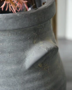 Bolle Vaas Met Ribbel Reliëf En Dichte Oortjes Majestic, Brynxz -Bekend Decoratie Winkel bolle vaas met ribbel relief en dichte oortjes majestic brynxz 3