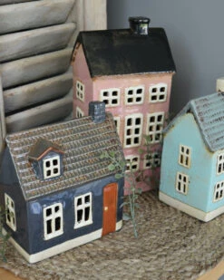 Donker Blauwe Engelse Cottage Met Dakkapel, IB Laursen -Bekend Decoratie Winkel donker blauwe engelse cottage met dakkapel ib laursen 2