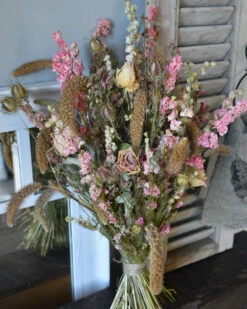 Droogbloem Boeket Gelaagd In Naturel Roze -Bekend Decoratie Winkel droogbloem boeket gelaagd in naturel roze 3