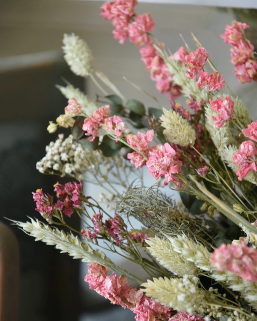 Droogbloem Toef In Pastel Roze, Een Vleugje Wit En Groen 6 Droogbloem Toef In Pastel Roze, Een Vleugje Wit En Groen - Afbeelding 4