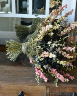 Droogbloemen Biedermeier Met Hortensia's En Riddersporen -Bekend Decoratie Winkel droogbloemen biedermeier met hortensia s en riddersporen 3