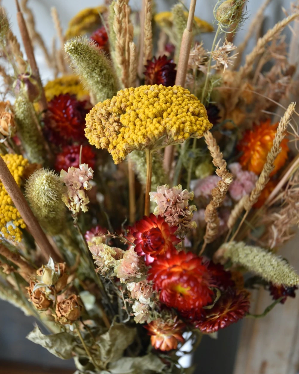 Droogbloemen Plukboeket In Naturel, Oranje/rood, Warm Geel En Groen 4 Droogbloemen Plukboeket In Naturel, Oranje/rood, Warm Geel En Groen - Afbeelding 2