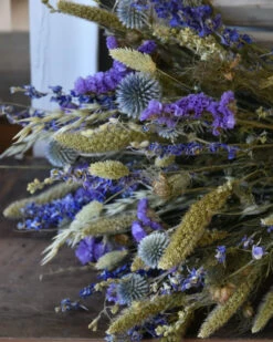 Droogbloemen Veldboeket In Gemengde Groen En Blauw Tinten 13 Droogbloemen Veldboeket In Gemengde Groen En Blauw Tinten -Bekend Decoratie Winkel droogbloemen veldboeket in gemengde groen en blauw tinten 5