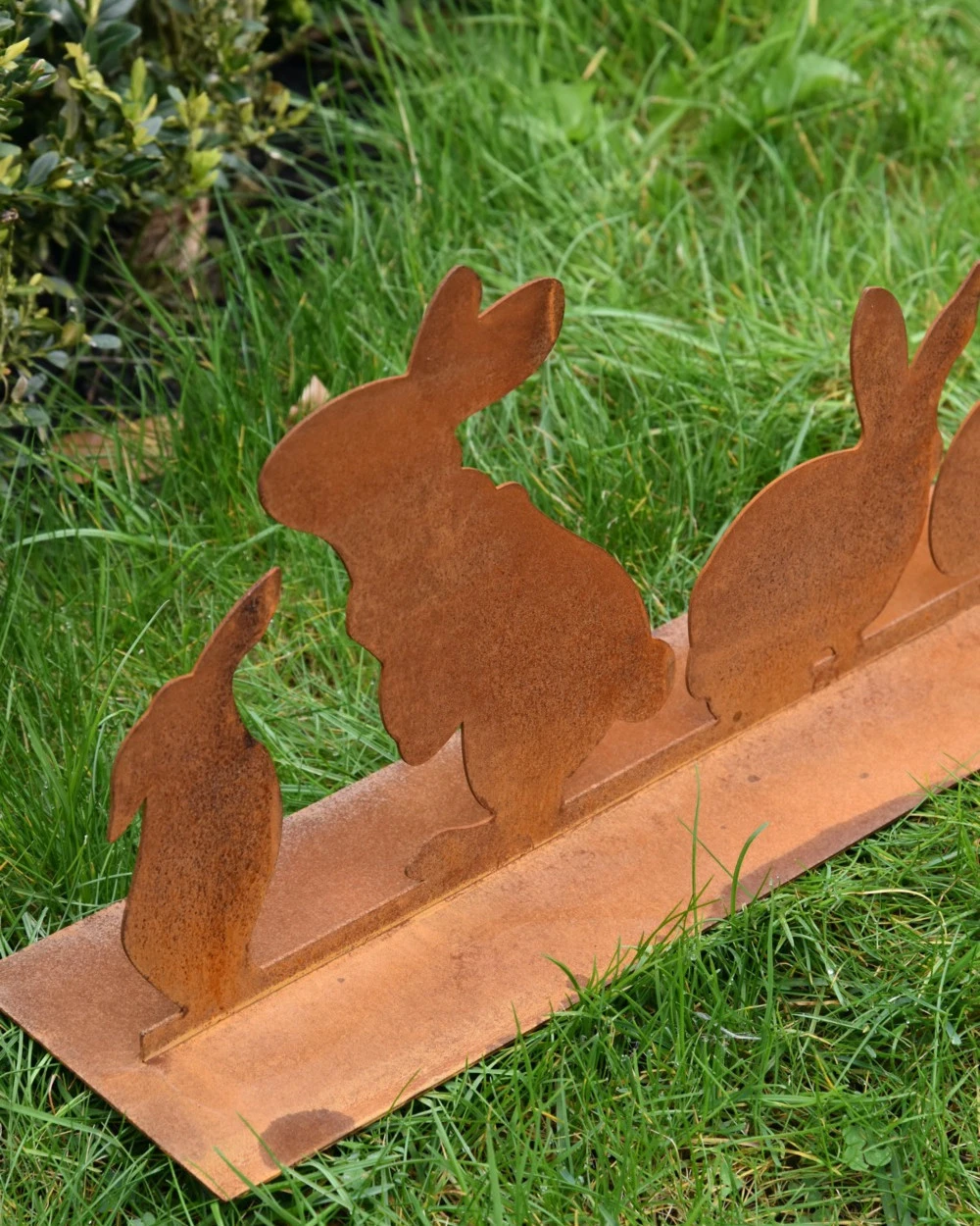 Ecoroest Tuindecoratie Met 5 Verschillende Konijnen Op Een Rij 3 Ecoroest Tuindecoratie Met 5 Verschillende Konijnen Op Een Rij