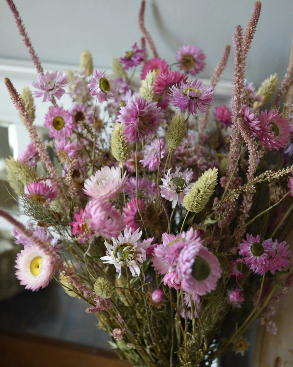 Fijn Droogbloemen Veld Boeket In Het Roze 4 Fijn Droogbloemen Veld Boeket In Het Roze - Afbeelding 2