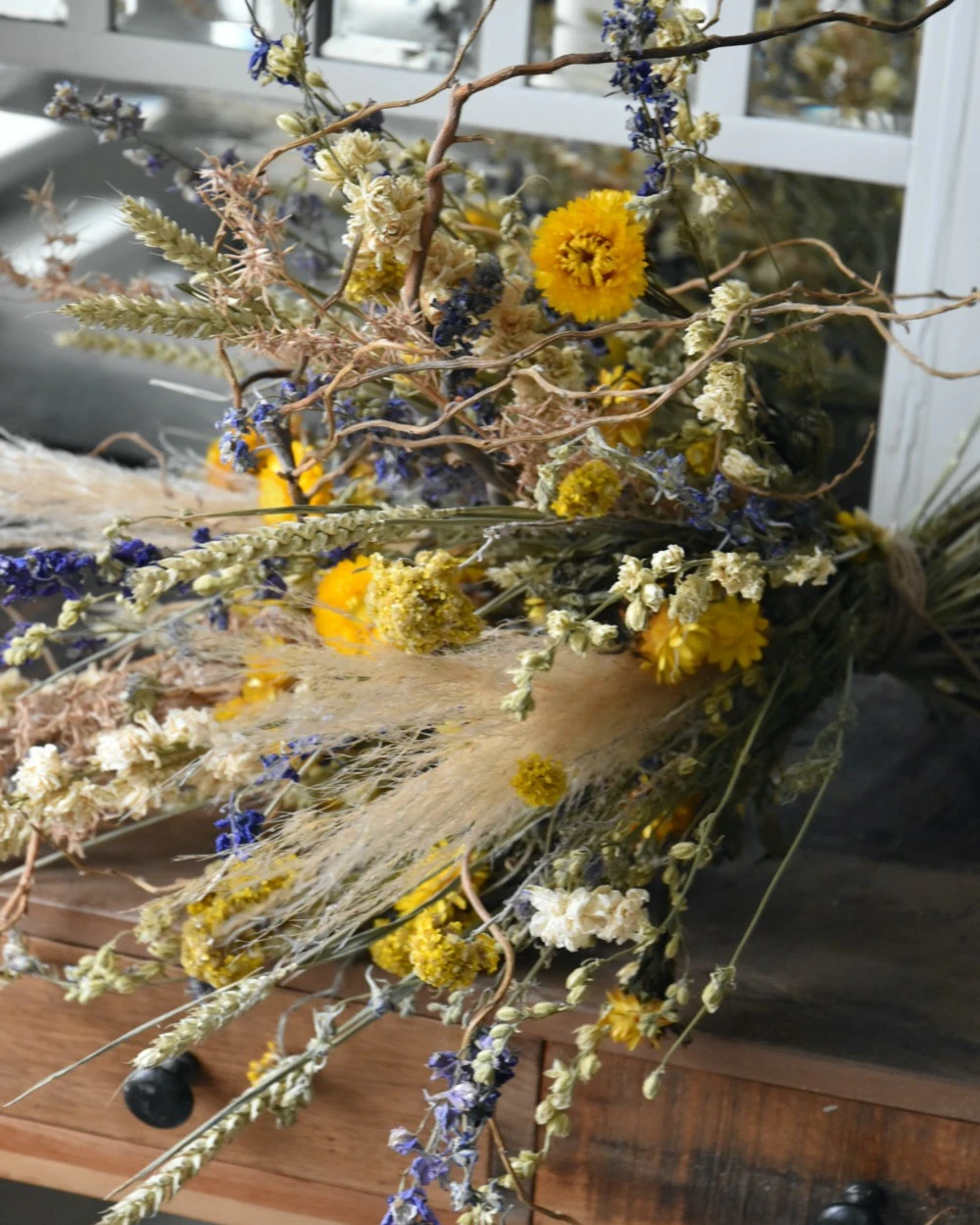 Gelaagd Droogbloemen Boeket Naturel Geel Blauw Groen 6 Gelaagd Droogbloemen Boeket Naturel Geel Blauw Groen - Afbeelding 4