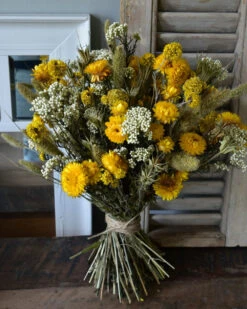 Gemengd Droogbloemen Biedermeier Boeket In Geel Wit En Groen -Bekend Decoratie Winkel gemengd droogbloemen biedermeier boeket in geel wit en groen 4