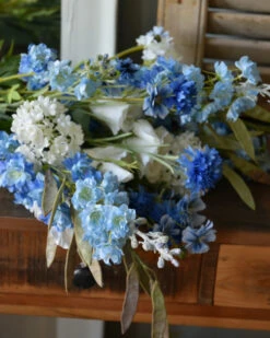 Gemengd Veldboeket In Blauw Wit Met Riddersporen -Bekend Decoratie Winkel gemengd veldboeket in blauw wit met riddersporen 3