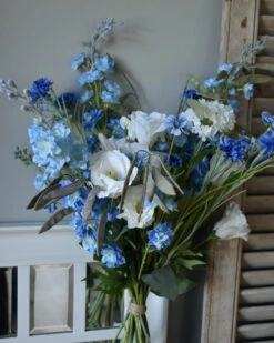 Gemengd Veldboeket In Blauw Wit Met Riddersporen -Bekend Decoratie Winkel gemengd veldboeket in blauw wit met riddersporen 7