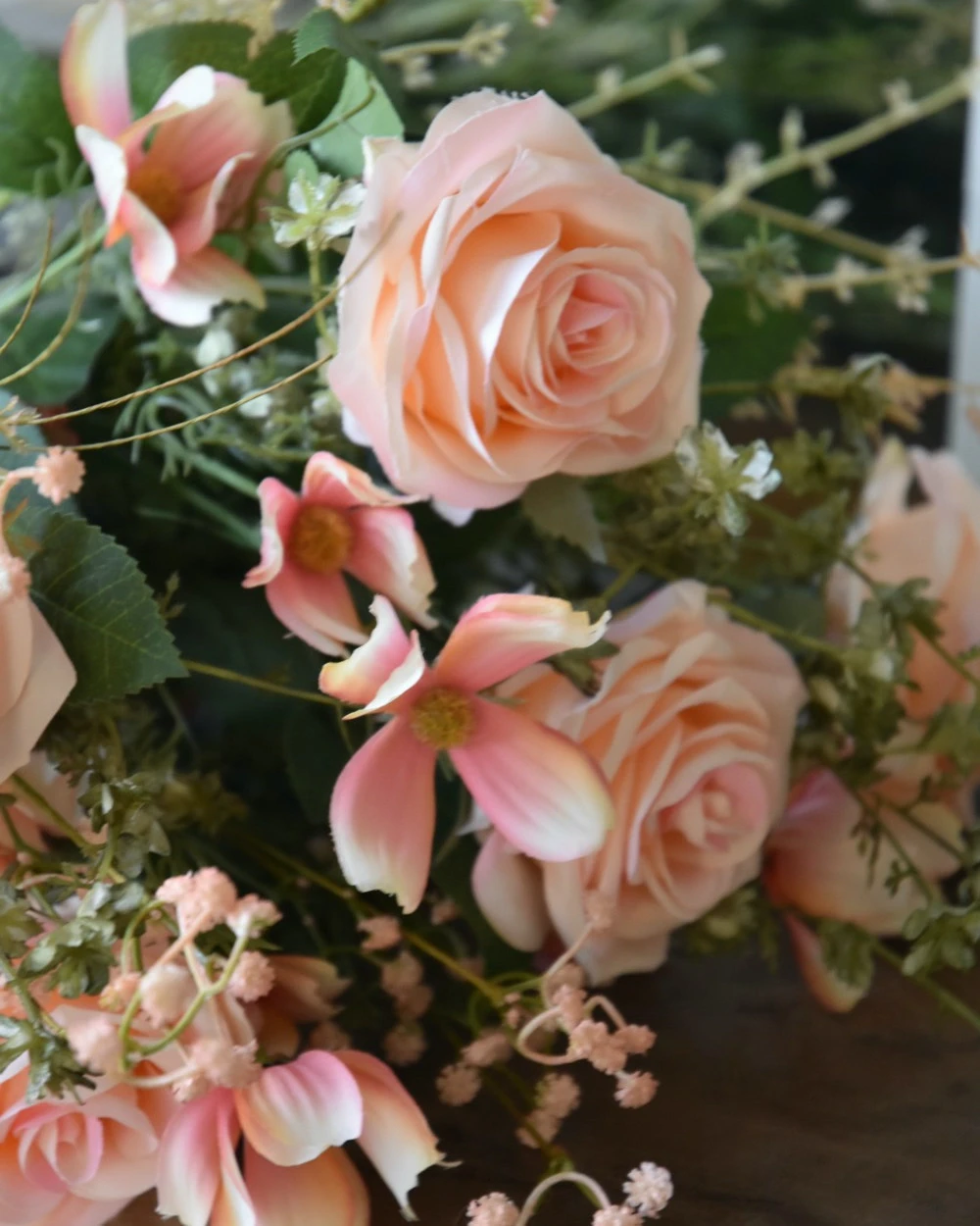 Gemengd Zijde Boeket In Pastel Met Rozen 4 Gemengd Zijde Boeket In Pastel Met Rozen - Afbeelding 2