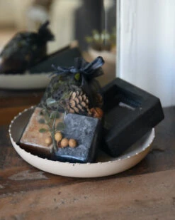 Geur-set Twee Amber Blokjes Met Schaaltje, Rasp En Decoratie -Bekend Decoratie Winkel geur set twee amber blokjes met schaaltje rasp en decoratie 7