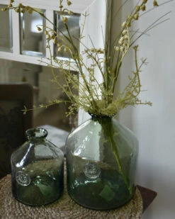 Glazen Apothekers Fles In Het Groen Met Embleem Klein, IB Laursen 12 Glazen Apothekers Fles In Het Groen Met Embleem Klein, IB Laursen -Bekend Decoratie Winkel glazen apothekers fles in het groen met embleem groot ib laursen 3