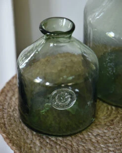 Glazen Apothekers Fles In Het Groen Met Embleem Klein, IB Laursen 13 Glazen Apothekers Fles In Het Groen Met Embleem Klein, IB Laursen -Bekend Decoratie Winkel glazen apothekers fles in het groen met embleem groot ib laursen 4