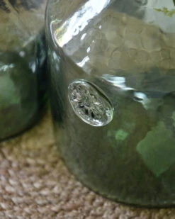 Glazen Apothekers Fles In Het Groen Met Embleem Groot, IB Laursen -Bekend Decoratie Winkel glazen apothekers fles in het groen met embleem groot ib laursen 9