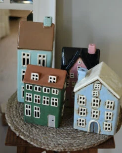 Groen Pakhuis Nyhavn Theelicht Met Lichte Ramen En Dakkapellen, IB Laursen 12 Groen Pakhuis Nyhavn Theelicht Met Lichte Ramen En Dakkapellen, IB Laursen -Bekend Decoratie Winkel groen pakhuis nyhavn theelicht met lichte ramen en dakkapellen ib laursen 3