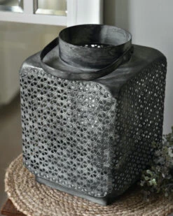 Groot Metalen Windlicht Met Weefpatroon En Hengsel, Vierkant