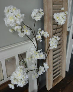 Grote Bloesem Tak Met Weelderige Witte Trossen Bloemen -Bekend Decoratie Winkel grote bloesem tak met weelderige witte trossen bloemen 5