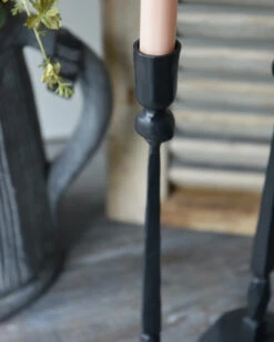 Hoge Handgemaakte Zwarte Smeedijzeren Kandelaar, Brynxz -Bekend Decoratie Winkel hoge handgemaakte zwarte smeedijzeren kandelaar brynxz 3