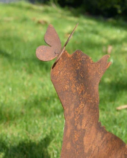 Hond Met Vlinder Op Z'n Neus Ecoroest Tuindecoratie -Bekend Decoratie Winkel hond met vlinder op z n neus ecoroest tuindecoratie 2
