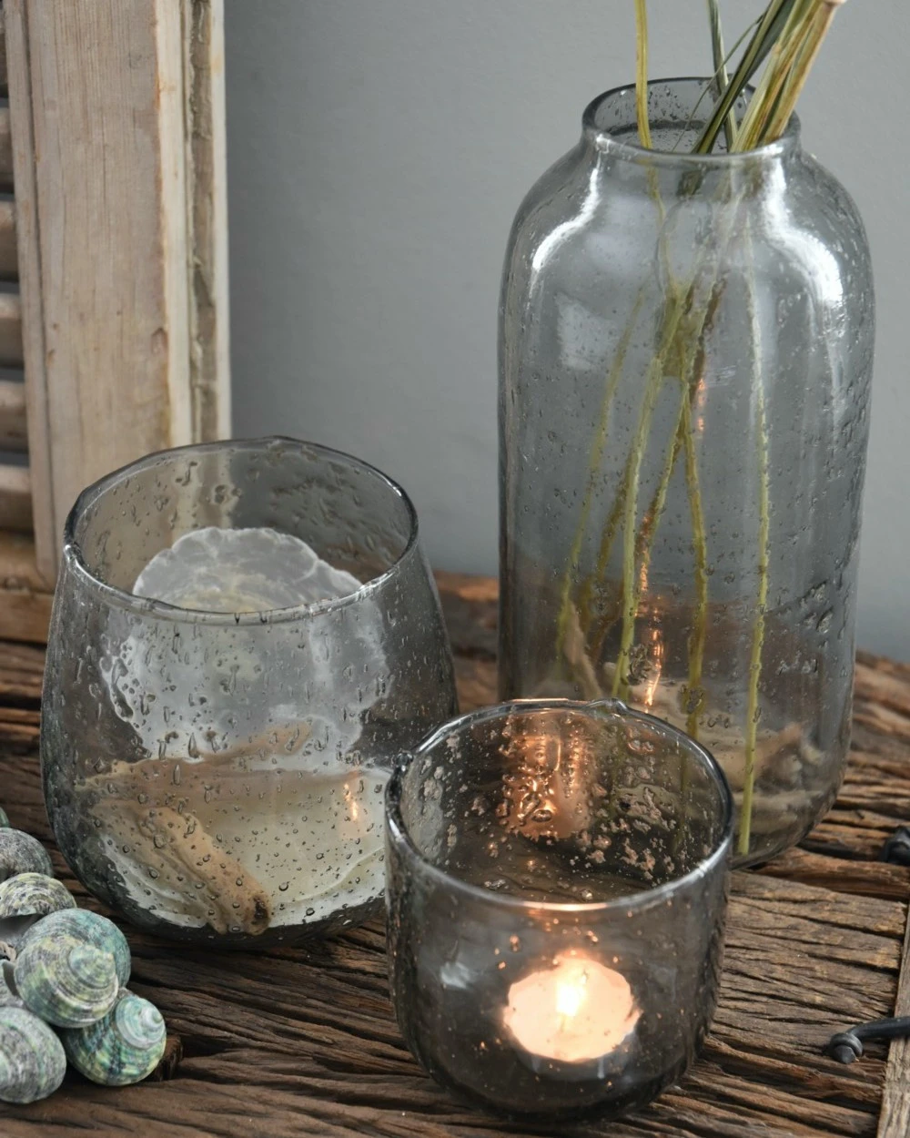 Iets Bolle Glazen Vaas Met Bubbels, Zilvermetaal En Grijze Gloed 5 Iets Bolle Glazen Vaas Met Bubbels, Zilvermetaal En Grijze Gloed - Afbeelding 3