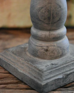 Kandelaar Met Vierkante Voet Van Be-Uniq -Bekend Decoratie Winkel kandelaar met vierkante voet van be uniq 2