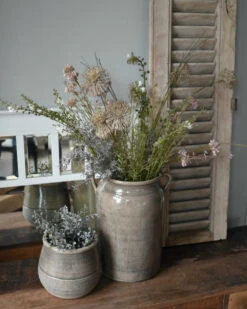 Klei Grijze Pot Iets Bol Met Gewerkte Onderrand, IB Laursen -Bekend Decoratie Winkel klei grijze pot iets bol met gewerkte onderrand ib laursen 4