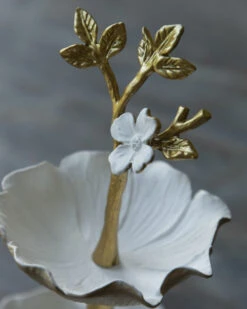 Kleine Etagere Bloem In Antiek Wit En Goud, Sieraden/bonbon Schaaltje -Bekend Decoratie Winkel kleine etagere bloem in antiek wit en goud sieradenbonbon schaaltje 4