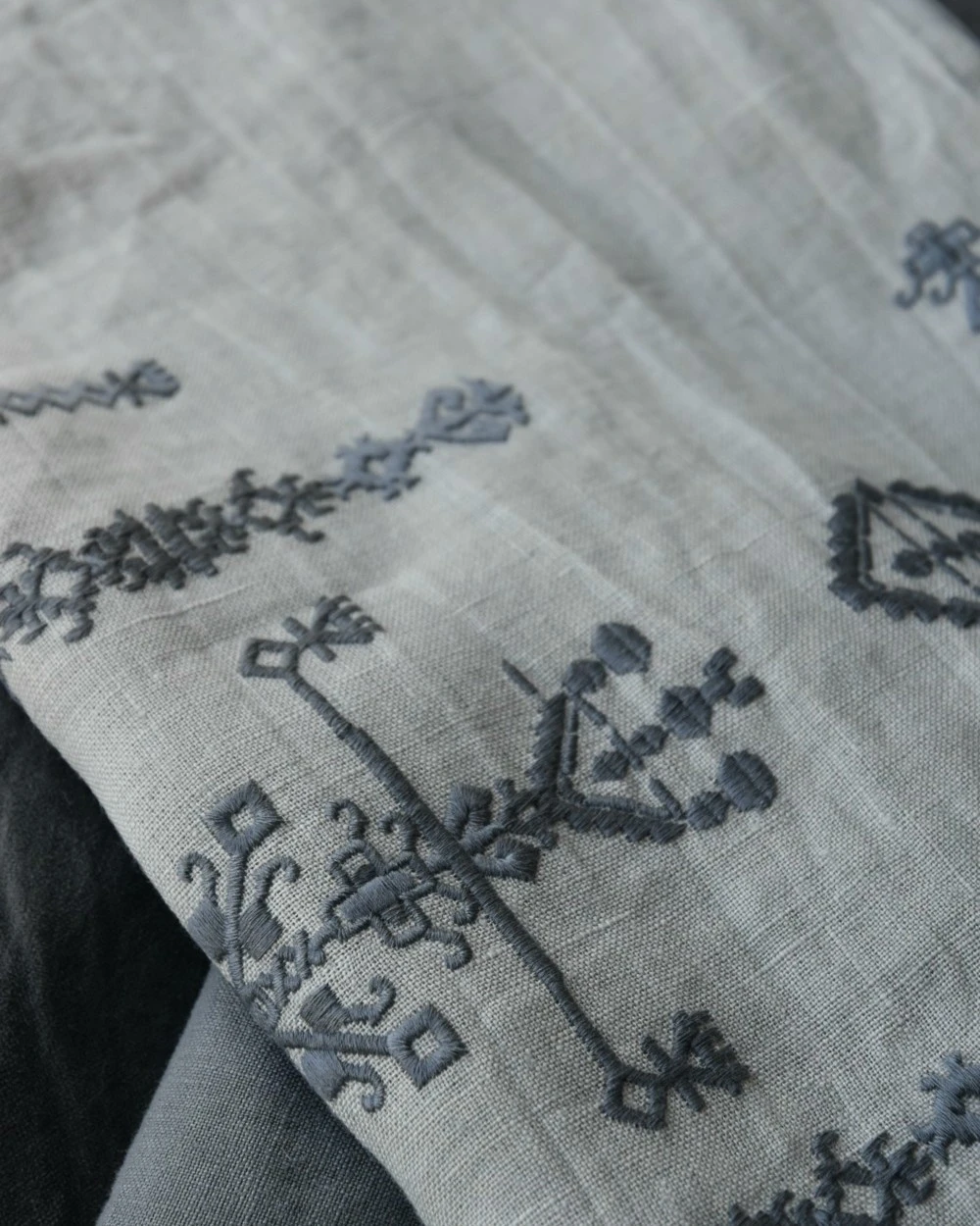 Kussen Hoes Linnenlook Met Grijs Borduursel, IB Laursen 5 Kussen Hoes Linnenlook Met Grijs Borduursel, IB Laursen - Afbeelding 3