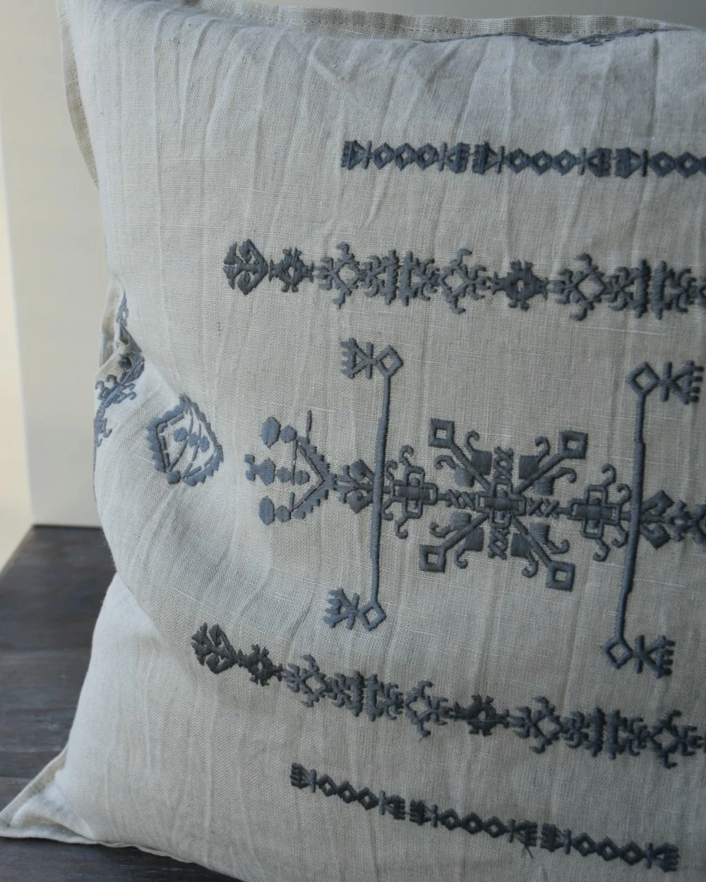 Kussen Hoes Linnenlook Met Grijs Borduursel, IB Laursen 6 Kussen Hoes Linnenlook Met Grijs Borduursel, IB Laursen - Afbeelding 4