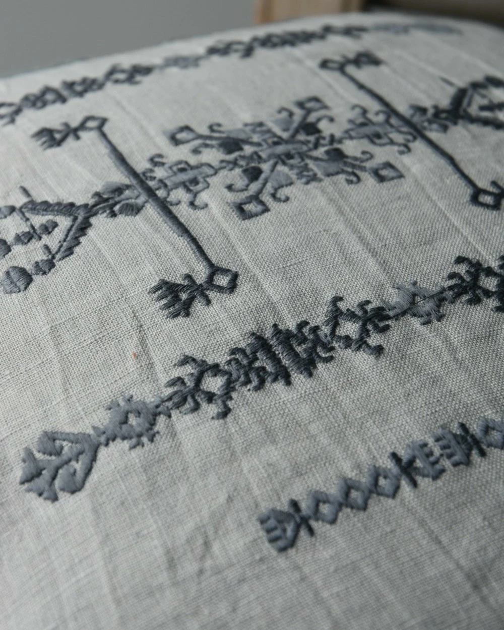 Kussen Hoes Linnenlook Met Grijs Borduursel, IB Laursen 7 Kussen Hoes Linnenlook Met Grijs Borduursel, IB Laursen - Afbeelding 5