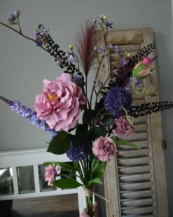 Lila Paars Zijde Pluk Boeket Met Tuinroos, Allium En Bloesem