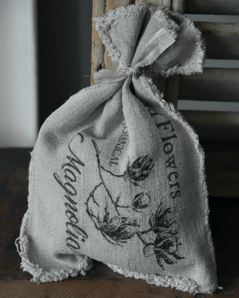 Linnen Geurzakje Met Magnolia Takken, Shabby 7 Linnen Geurzakje Met Magnolia Takken, Shabby - Afbeelding 5