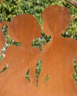 Meisje En Jongen Geven Elkaar Een Kusje, Hangend Ecoroest 13 Meisje En Jongen Geven Elkaar Een Kusje, Hangend Ecoroest -Bekend Decoratie Winkel meisje en jongen geven elkaar een kusje hangend ecoroest 3