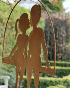 Meisje En Jongen Geven Elkaar Een Kusje, Hangend Ecoroest 15 Meisje En Jongen Geven Elkaar Een Kusje, Hangend Ecoroest -Bekend Decoratie Winkel meisje en jongen geven elkaar een kusje hangend ecoroest 5