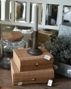 Metalen Antiek Look Kandelaar Met Oor, IB Laursen 13 Metalen Antiek Look Kandelaar Met Oor, IB Laursen -Bekend Decoratie Winkel metalen antiek look kandelaar met oor ib laursen 3