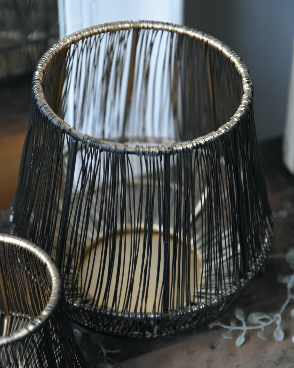 Metalen Draad Windlicht Zwart Goud Groot 4 Metalen Draad Windlicht Zwart Goud Groot - Afbeelding 2