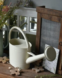 Metalen Gieter In Cream Met Sproeikop 5 Ltr, IB Laursen 13 Metalen Gieter In Cream Met Sproeikop 5 Ltr, IB Laursen -Bekend Decoratie Winkel metalen gieter in cream met sproeikop 5 ltr ib laursen 5