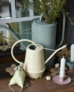 Metalen Gieter In Zacht Geel 0.95 Liter, IB Laursen -Bekend Decoratie Winkel metalen gieter in zacht geel 095 liter ib laursen 3