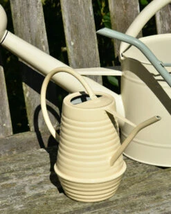 Metalen Gieter In Zacht Geel 0.95 Liter, IB Laursen -Bekend Decoratie Winkel metalen gieter in zacht geel 095 liter ib laursen 6