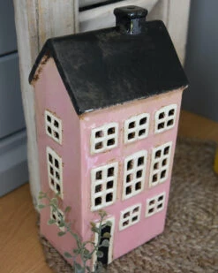 Nyhavn Pakhuis Theelicht Roze Met Zwart Dak En Schoorsteen, IB Laursen -Bekend Decoratie Winkel nyhavn pakhuis theelicht roze met zwart dak en schoorsteen ib laursen 6