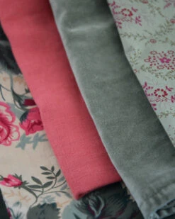 Olijf Groene Velours Kussenhoes, IB Laursen -Bekend Decoratie Winkel olijf groene velours kussenhoes ib laursen 2