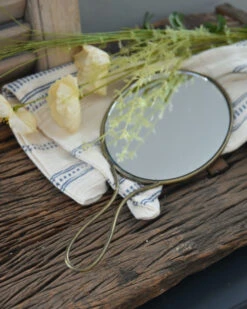 Ovalen Handspiegel, IB Laursen