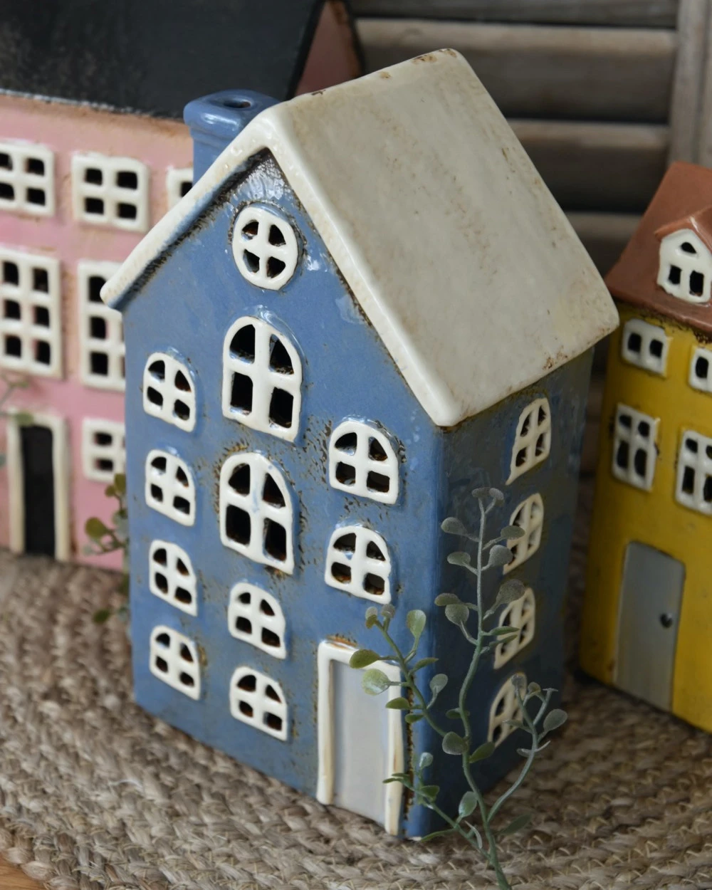 Pakhuis Nyhavn Blauw Met Schoorsteen En Open Ramen, IB Laursen 3 Pakhuis Nyhavn Blauw Met Schoorsteen En Open Ramen, IB Laursen