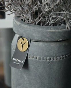 Pot Aardewerk Majestic Grijs Met Sierrandje En Kraag XL, Brynxz 11 Pot Aardewerk Majestic Grijs Met Sierrandje En Kraag XL, Brynxz -Bekend Decoratie Winkel pot aardewerk majestic grijs met sierrandje en kraag xl brynxz 2