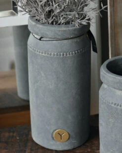 Pot Aardewerk Majestic Grijs Met Sierrandje En Kraag XL, Brynxz 16 Pot Aardewerk Majestic Grijs Met Sierrandje En Kraag XL, Brynxz -Bekend Decoratie Winkel pot aardewerk majestic grijs met sierrandje en kraag xl brynxz 7