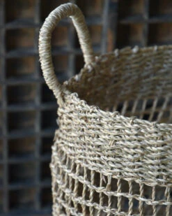 Ronde Mand Met Opgewerkte Structuur Middel Met Handvaten, IB Laursen -Bekend Decoratie Winkel ronde mand met opgewerkte structuur middel met handvaten ib laursen 2