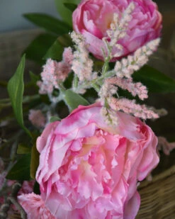 Roze Plukboeket Met Magnolia En Pioenrozen -Bekend Decoratie Winkel roze plukboeket met magnolia en pioenrozen 3
